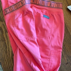 Med Couture Touch women’s yoga 2 cargo pocket pant